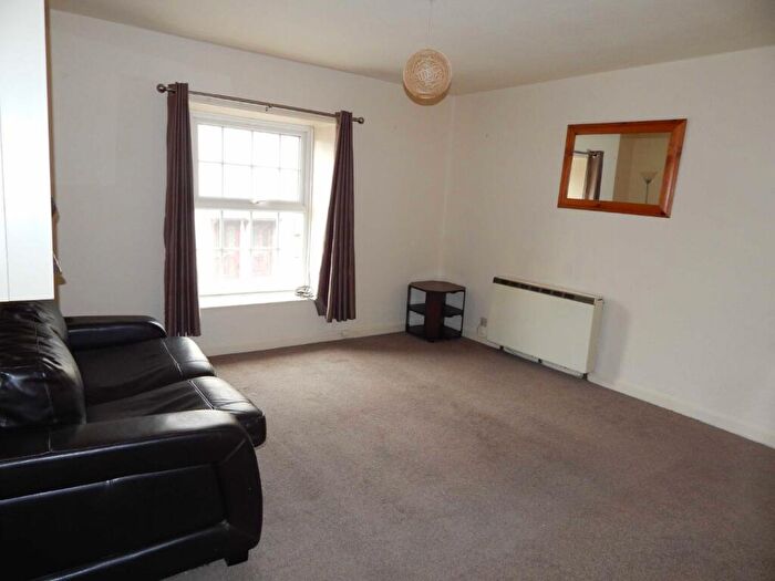 2 Bedroom Apartment To Rent In Market Street, Chapel-En-Le-Frith, SK23