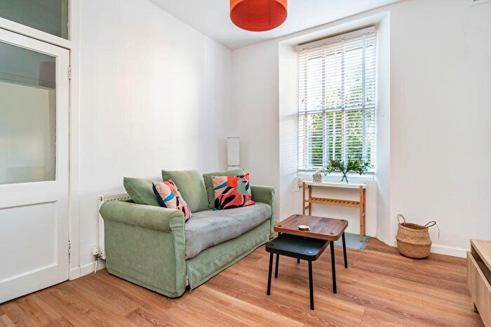 1 Bedroom Flat For Sale In / Milton Street, Edinburgh, EH8