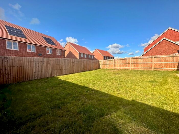 3 Bedroom Property To Rent In Bennett Way, Sawston, Cambridge, CB22