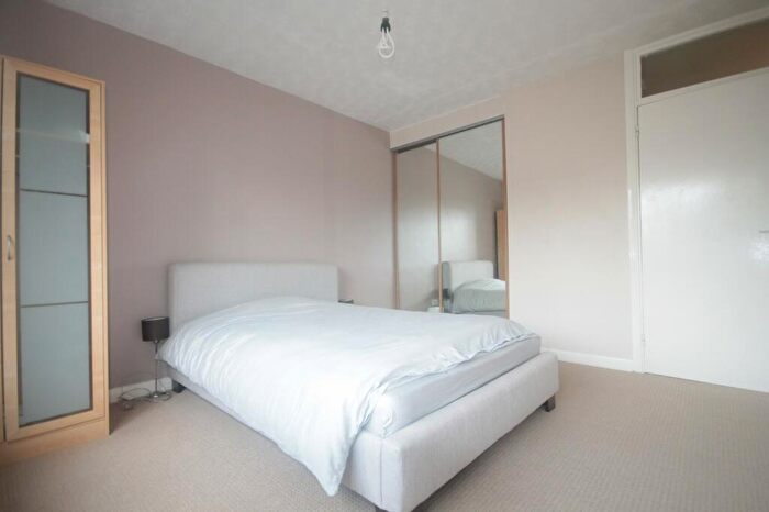 2 Bedroom Flat To Rent In Acorn Court, Oaks Lane, Newbury Park / Ilford, IG2