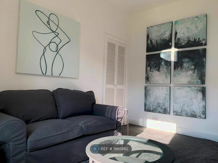 2 Bedroom Flat To Rent In Bruce Street, Stirling, FK8