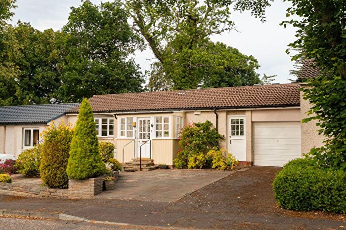 2 Bedroom Terraced Bungalow For Sale In Braehead Drive, Edinburgh, EH4