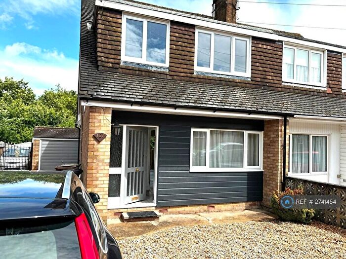 3 Bedroom Semi-Detached House To Rent In Eaton Valley Road, Luton, LU2