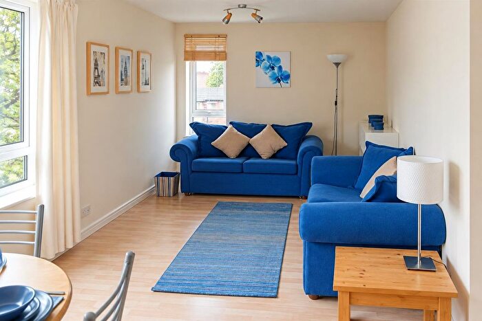 2 Bedroom Flat To Rent In Wensleydale Court, Leeds, LS7