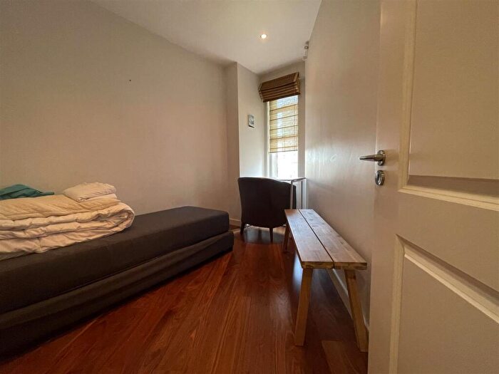 2 Bedroom Apartment To Rent In Rossmore Court, Park Road, London, NW1