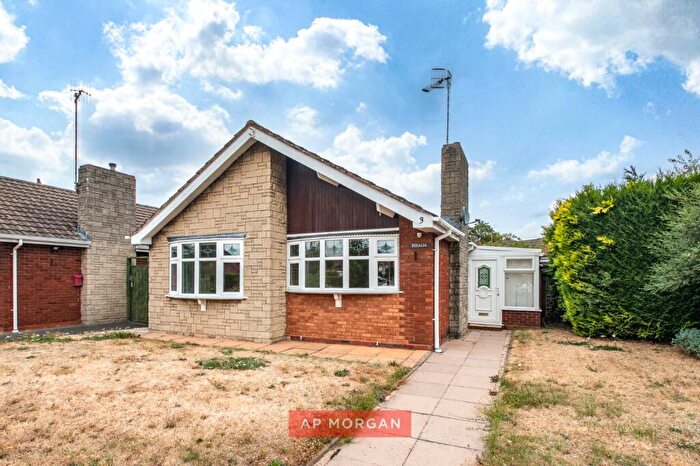 2 Bedroom Bungalow For Sale In Yeomans Walk, Bromsgrove, Worcestershire, B60