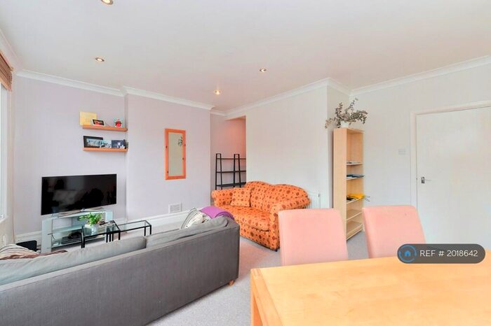 2 Bedroom Flat To Rent In Hermitage Road, London, N4