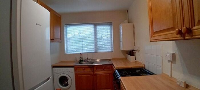2 Bedroom Flat For Sale In Church Hill Road, Barnet, North London, EN4