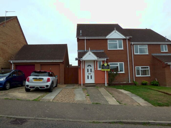 3 Bedroom Semi-Detached House To Rent In Meadowvale Close, Beccles NR34