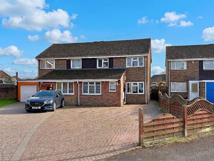 3 Bedroom Semi-Detached House For Sale In Wheelers Walk, Blackfield, SO45