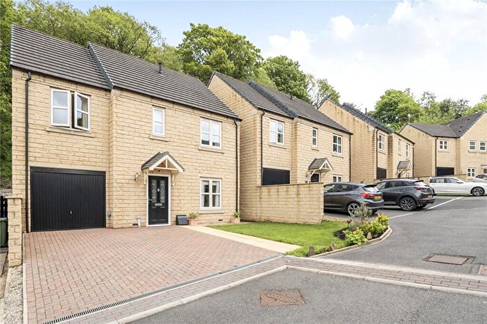 4 Bedroom Detached House For Sale In Black Rock Drive, Linthwaite, Huddersfield, West Yorkshire, HD7