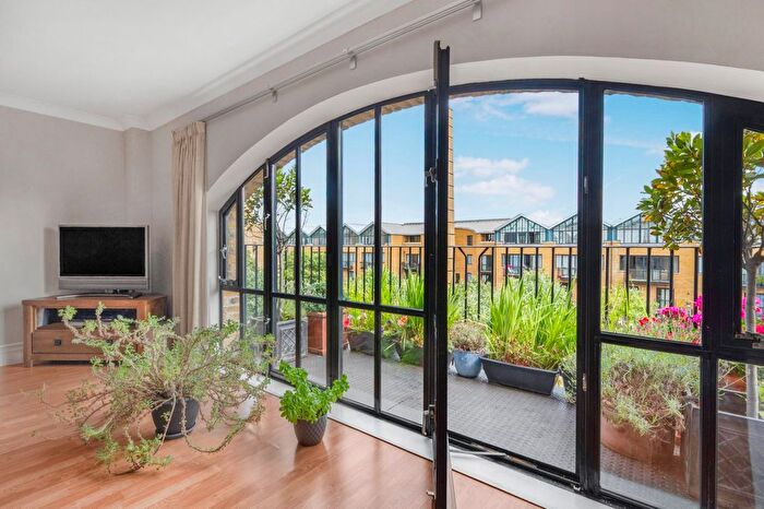 2 Bedroom Flat For Sale In Taffrail House, Burrells Wharf Square, E14