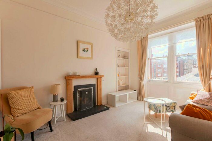 2 Bedroom Flat To Rent In L – Temple Park Crescent, Edinburgh, EH11