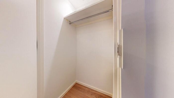 1 Bedroom Flat To Rent In Hawser Lane, London, E14