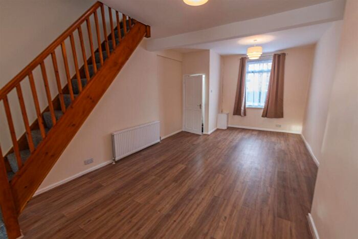 3 Bedroom Terraced House To Rent In Bell Street, Barry, CF62