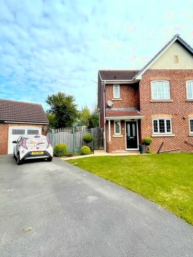 3 Bedroom Semi-Detached House To Rent In Abbey Walk, Pontefract, WF8