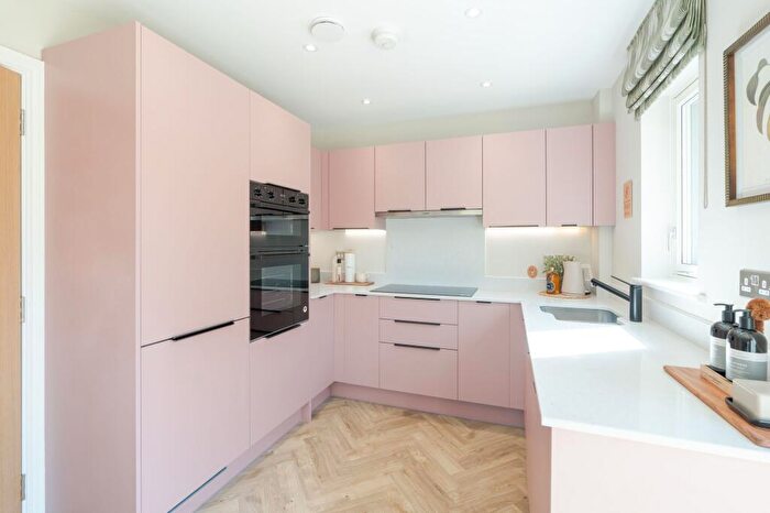 4 Bedroom Semi-Detached House For Sale In Bed Eco Home | Low To No Bills | Near Station | London Commuter, OX14