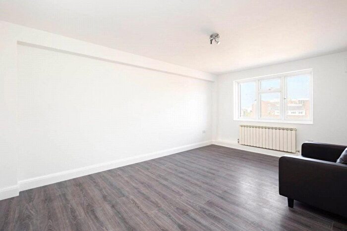 2 Bedroom Flat For Sale In Shiraj Tower, Commercial Road, London, E1