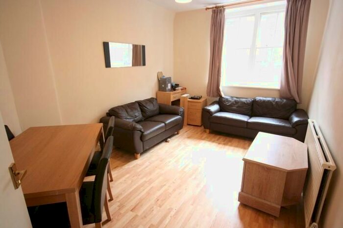 2 Bedroom Flat To Rent In Queen Alexandra Mansions, Bidborough Street, Bloomsbury, WC1H