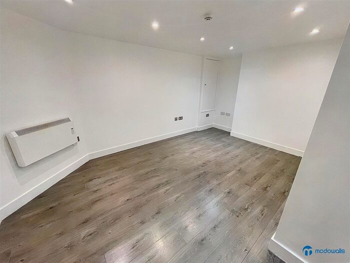 Studio To Rent In Roman Road, London, E2