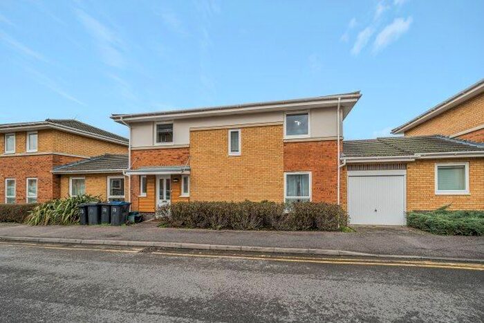 4 Bedroom Property To Rent In Manning Gardens, Croydon, CR0