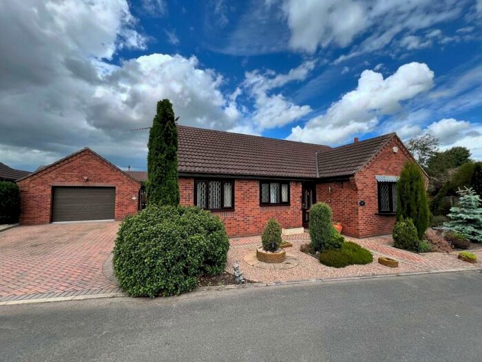2 Bedroom Detached Bungalow For Sale In Willow Close, Pollington, Goole, DN14