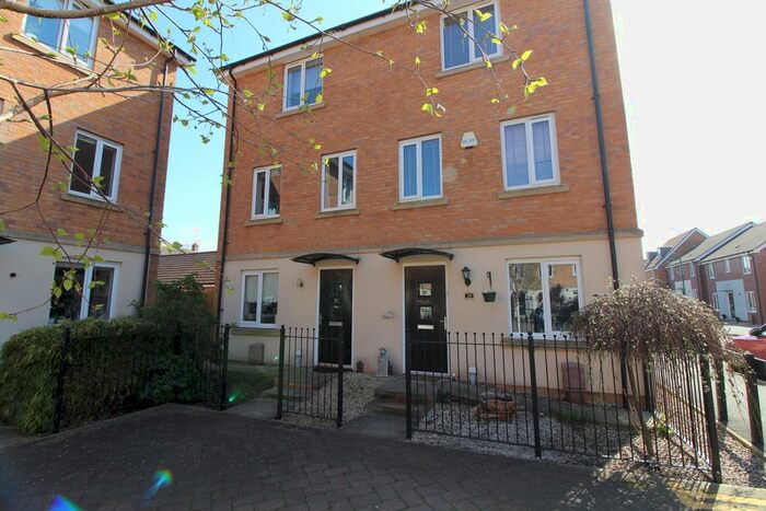 4 Bedroom Semi-Detached House To Rent In Farrow Avenue, Hampton Vale, Peterborough, PE7