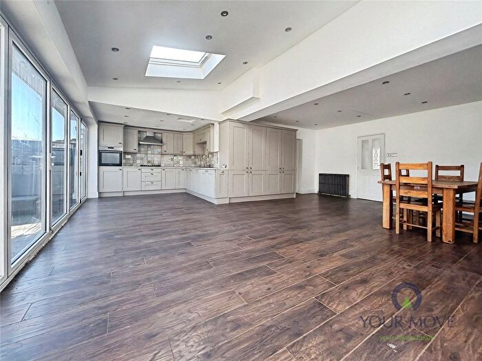 5 Bedroom Semi-detached House To Rent In Birmingham Road, Lickey End, Bromsgrove, Worcestershire, B61