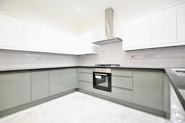 5 Bedroom Terraced House To Rent In Heigham Road, East Ham, E6