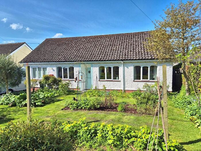 3 Bedroom Detached Bungalow For Sale In Llanbedr Dyffryn Clwyd, Ruthin, LL15