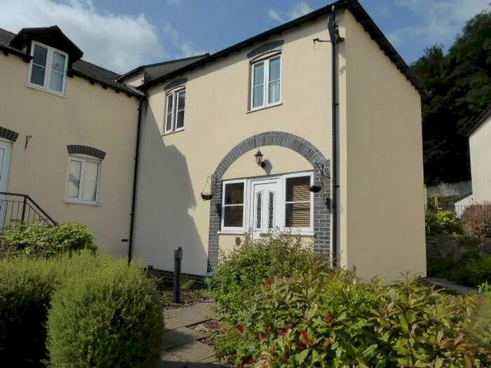 2 Bedroom Property To Rent In Llys Ystrad, Johnstown, Carmarthen, SA31