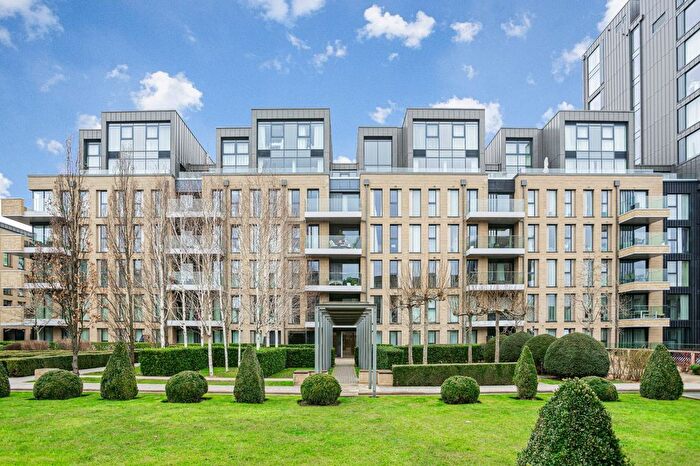 2 Bedroom Flat To Rent In Central Avenue, Sands End, SW6