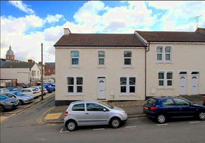 2 Bedroom Apartment To Rent In Whitney Street, Swindon, Wiltshire, SN1