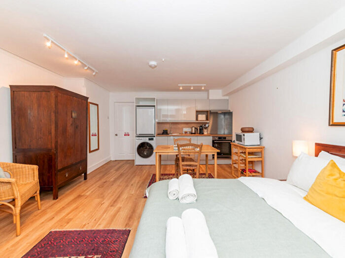 1 Bedroom Flat To Rent In Alexandra Road, Reading, RG1