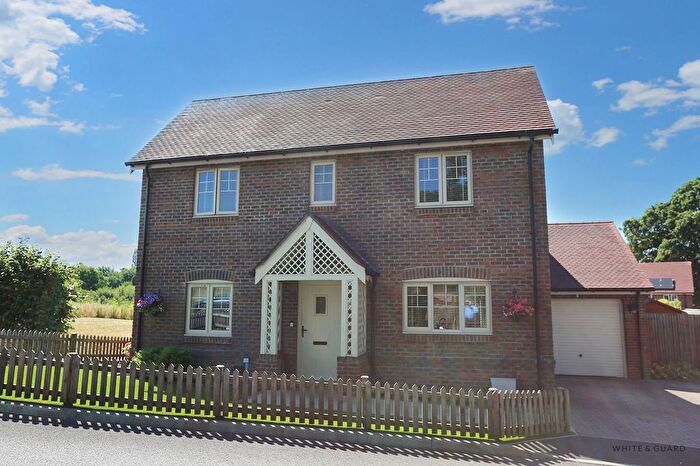 4 Bedroom Detached House For Sale In Knowle Park Lane, Fair Oak, SO50