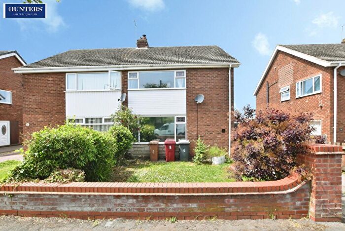 3 Bedroom Semi-Detached House For Sale In High Leys Road, Scunthorpe, DN17