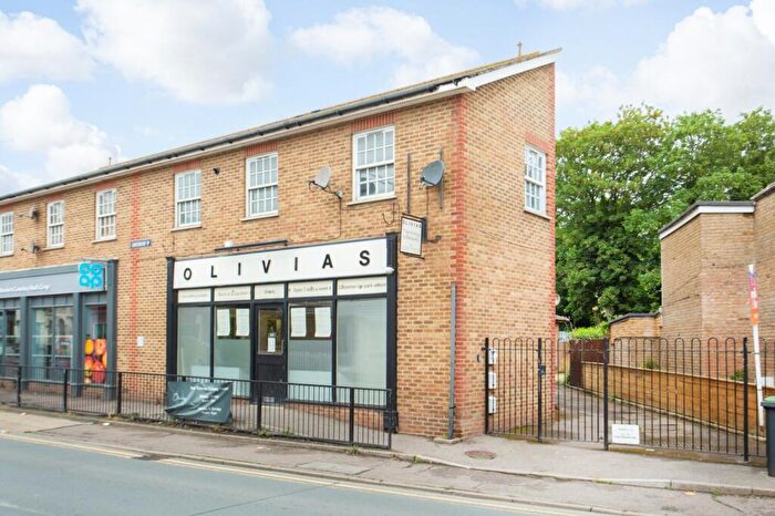 2 Bedroom Flat To Rent In - Canterbury Road, Whitstable, Kent, CT5