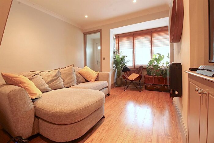 2 Bedroom Property To Rent In Wharf Road, Brentwood, CM14