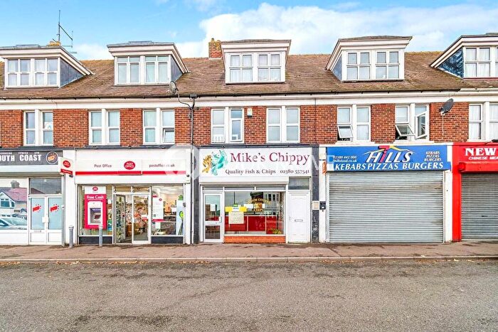 2 Bedroom Flat To Rent In Midanbury Broadway, Witts Hill, Southampton, Hampshire, SO18