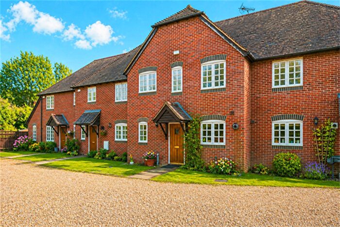 3 Bedroom Town House For Sale In Gravel Hill, Emmer Green, Reading, RG4