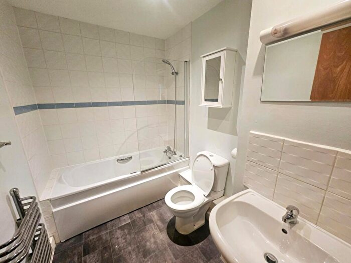 2 Bedroom Flat To Rent In Channel Way, Southampton, SO14
