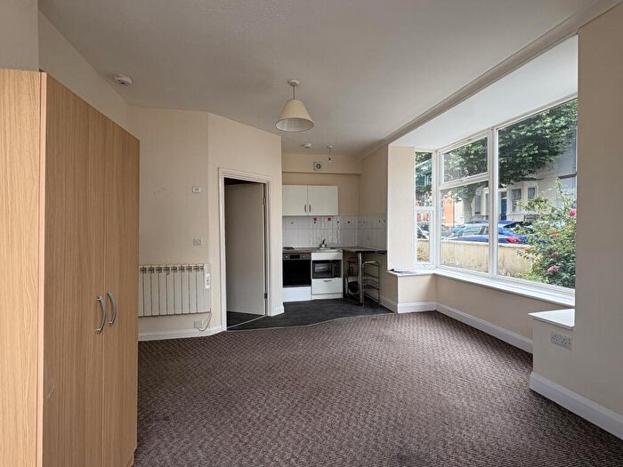 Studio To Rent In Bourne Street, Eastbourne, East Sussex, BN21