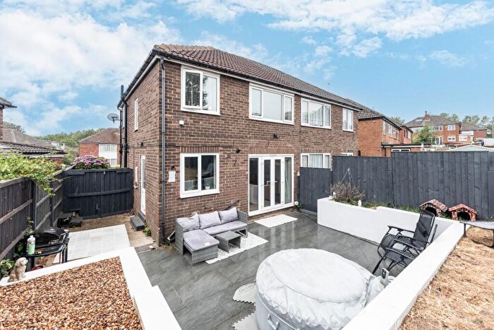 3 Bedroom Semi-Detached House For Sale In Lynwood Avenue, Woodlesford, Leeds, LS26