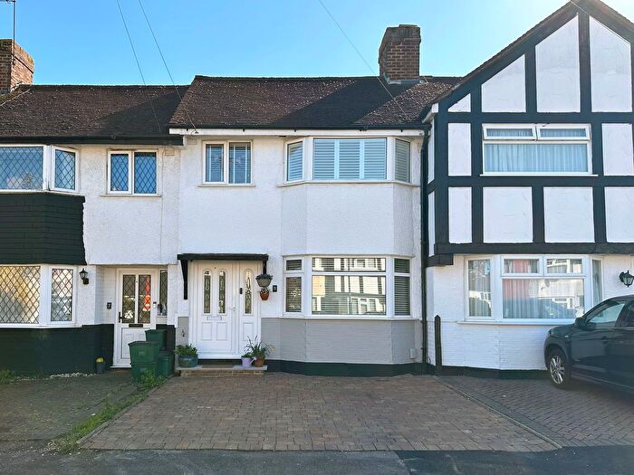 3 Bedroom Terraced House For Sale In Merrilands Road, Worcester Park, KT4