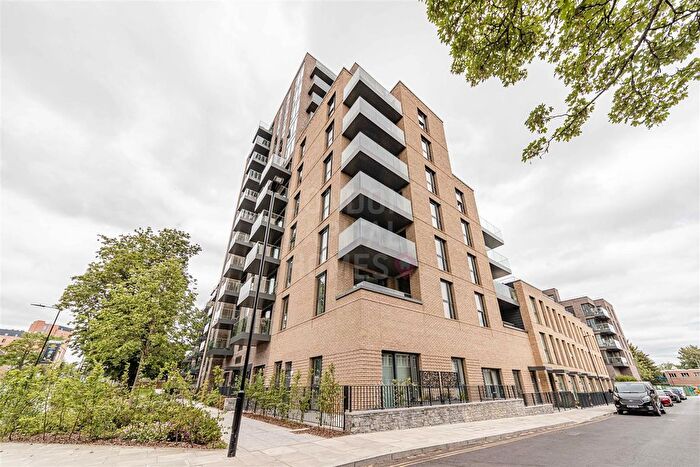 2 Bedroom Flat For Sale In Willowbrook House, Coster Avenue, London, N4