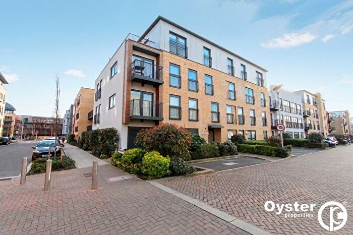 3 Bedroom Flat To Rent In Hitchin Lane, Stanmore, HA7