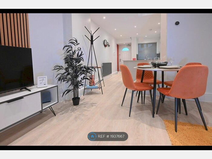 2 Bedroom Maisonette To Rent In Copperfield Drive, London, N15