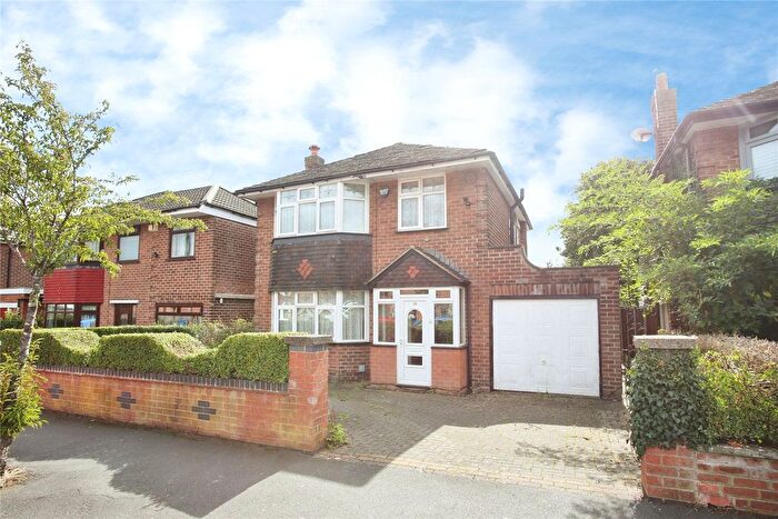 3 Bedroom Detached House For Sale In Glenfield Road, Heaton Chapel, Stockport, SK4