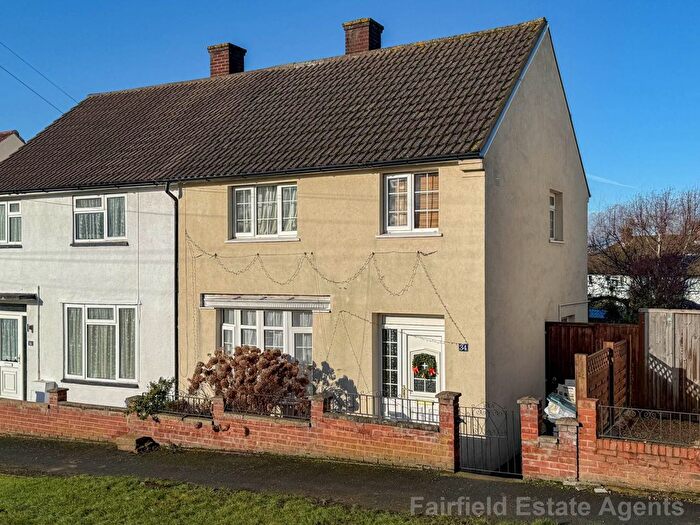 3 Bedroom Semi-detached House For Sale In Holmside Rise, South Oxhey, WD19