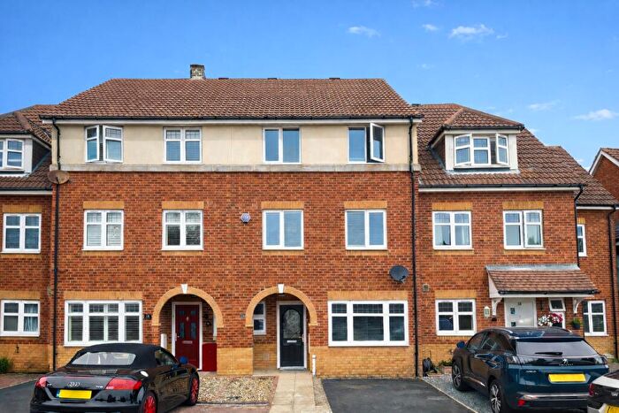 4 Bedroom Terraced House To Rent In Fitzroy Drive, Lee-on-the-Solent, PO13